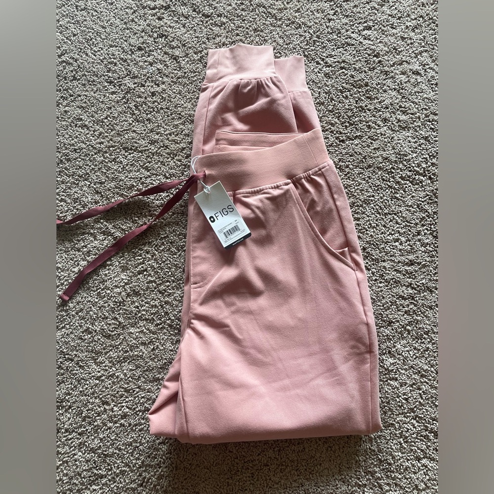 NWT HW ZAMORA SMALL PINK SAND